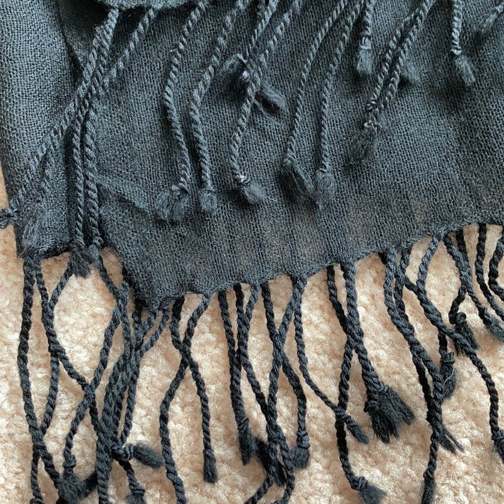 Wrap/scarf - Picture 2 of 3